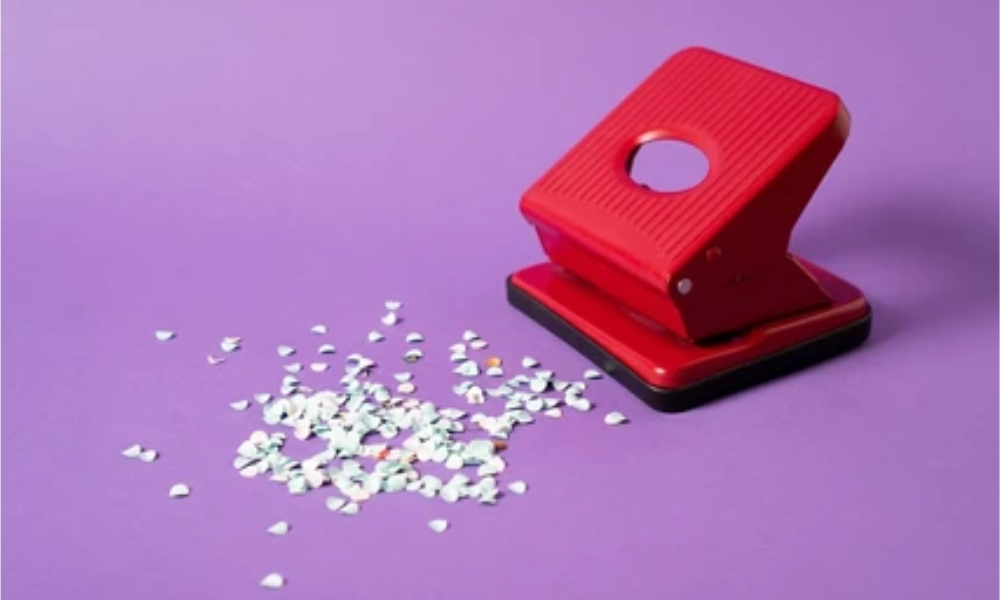 The Top 5 Benefits of Using a Paper Puncher in Your Daily Office Work