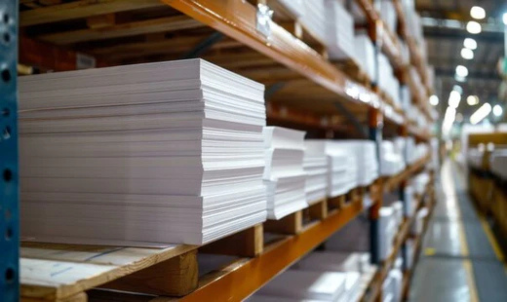 How recycled paper rims in offices benefit the environment?